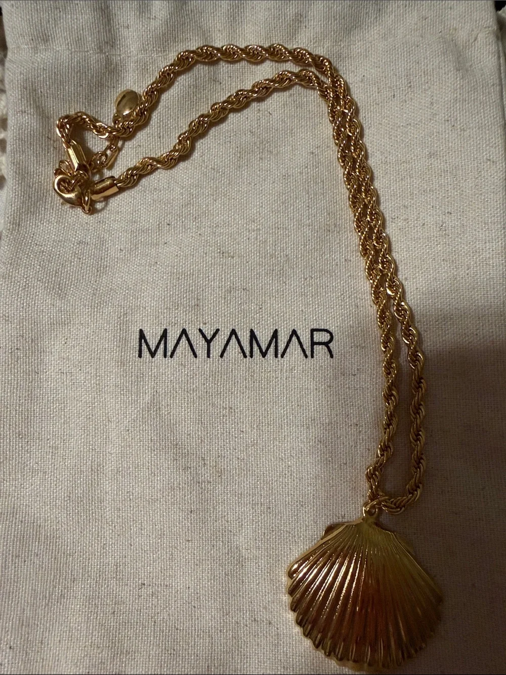 Mayamar shell necklace